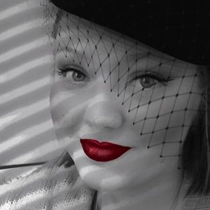 Meet your Posher, Esther